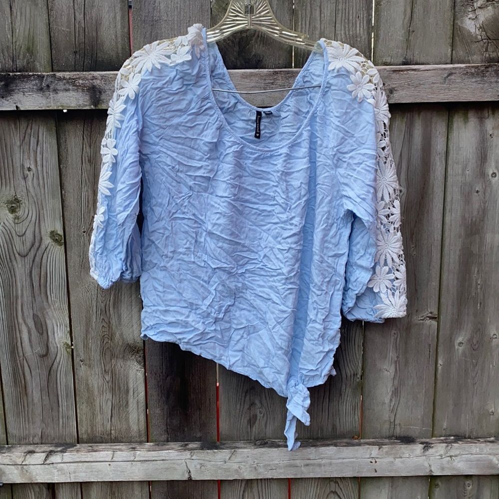 Heart and Soul Tye top sz. M